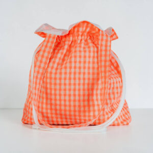 Tote bag vichy naranja flúor y beige con bolsillo interior.